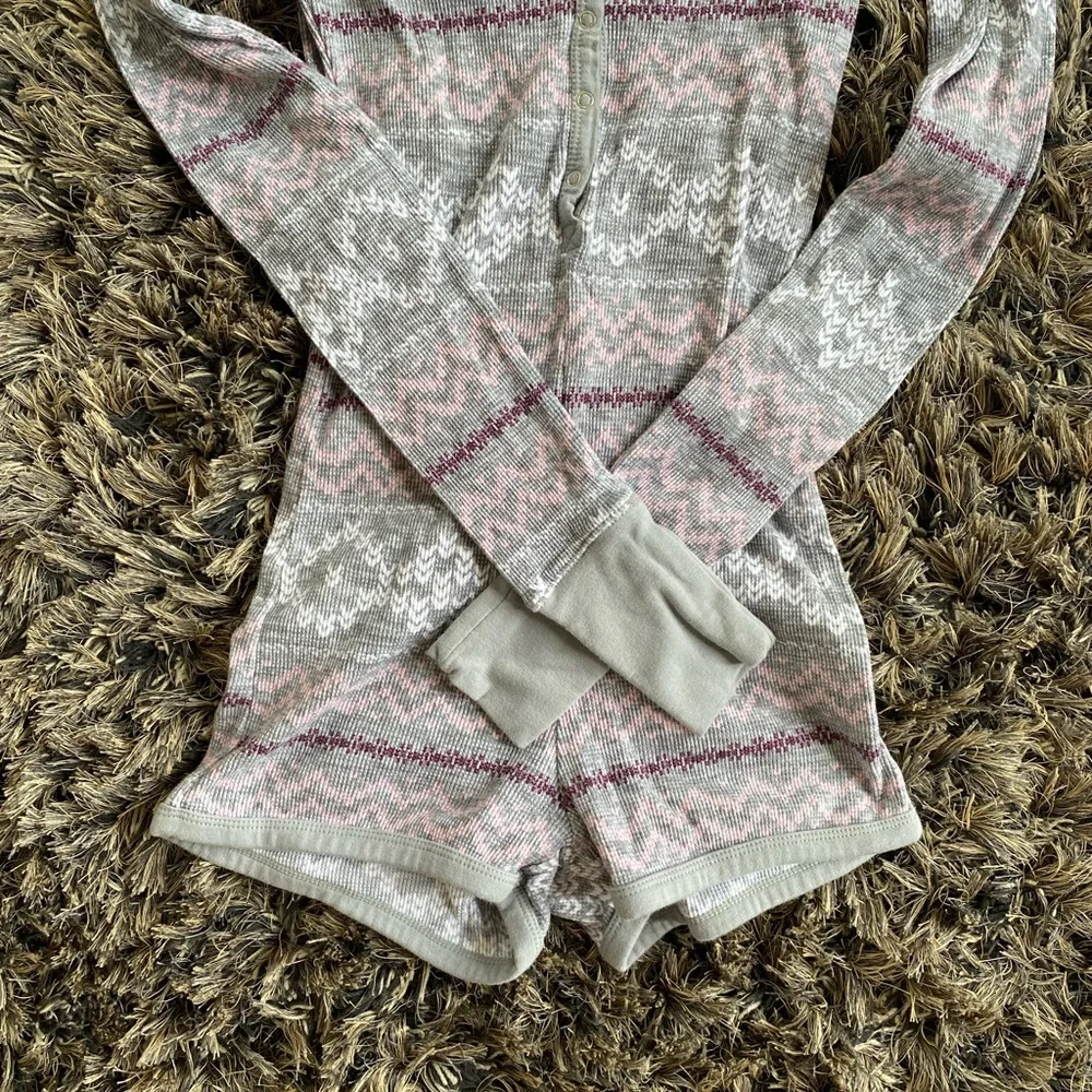 ✨2 for 1✨ One Piece Lounge Wear (SIZE S) - Picture 4 of 8